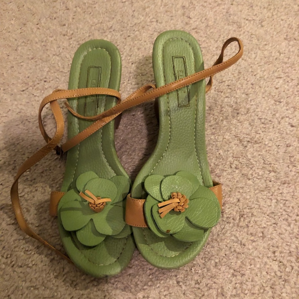 Vintage Green/Tan Flower Heels